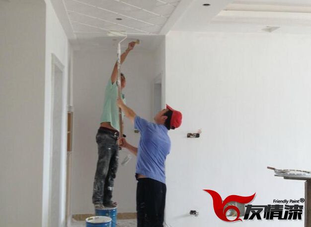 湖北隨州市總代理張先生親自為友情漆的用戶施工